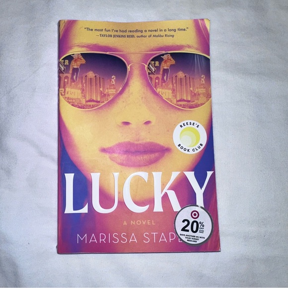 4 Book Lot - A Man Called Ove, Lucky, The Guest List, and The Paper Palace - Picture 12 of 14